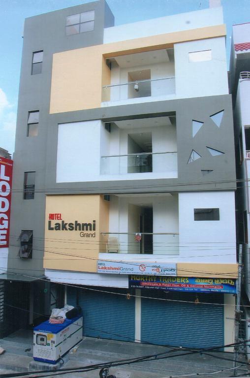 Hotel Lakshmi Grand Visakhapatnam Dış mekan fotoğraf